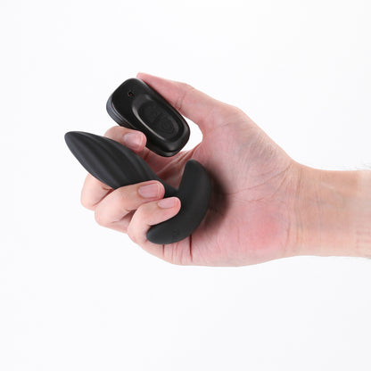Renegade Flash - Black - Black 10.3 cm USB Rechargeable Vibrating Butt Plug - NSN-1162-03